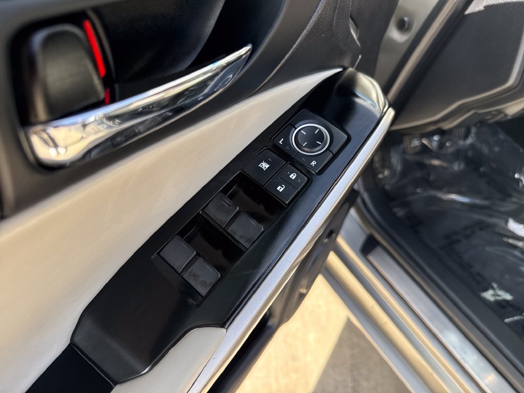 Used 2014 Lexus IS 350 w/ Navigation Package RWD image 11