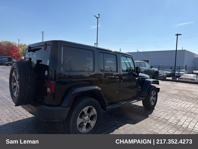 Used 2018 Jeep Wrangler Unlimited Sahara w/ Connectivity Group AWD/4WD image 3