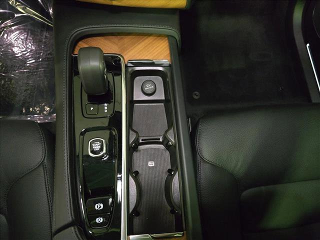 Used 2024 Volvo XC90 B6 Plus w/ Protection Package Premier image 28