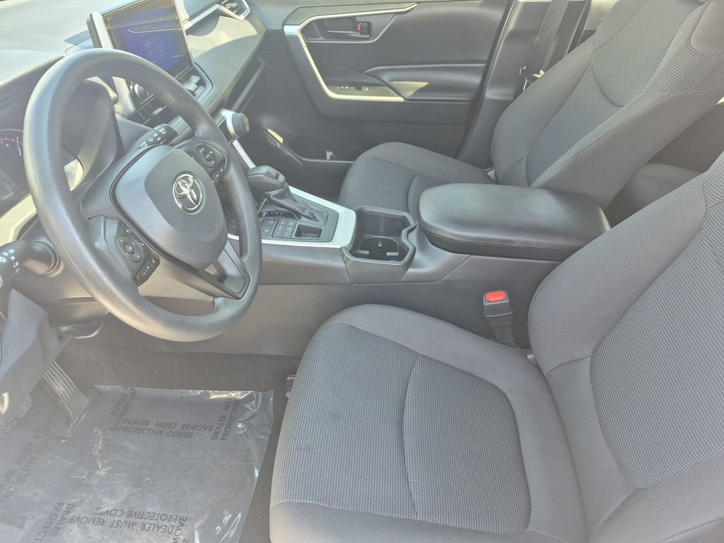 Used 2023 Toyota RAV4 LE AWD/4WD image 11