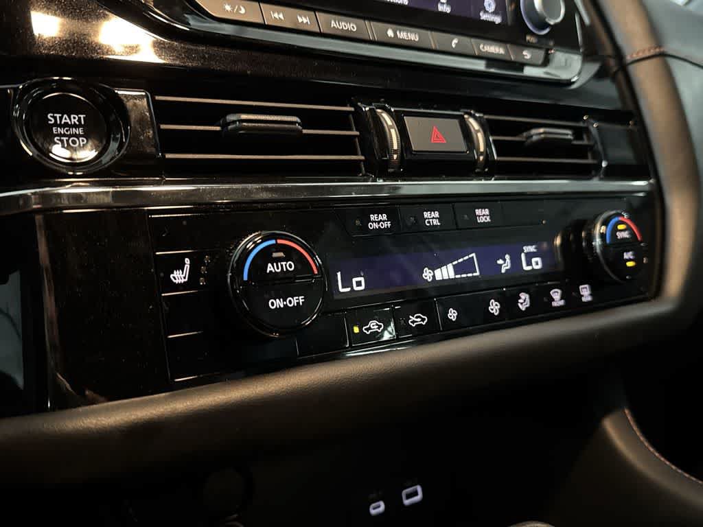 Used 2025 Nissan Pathfinder Rock Creek AWD/4WD image 19