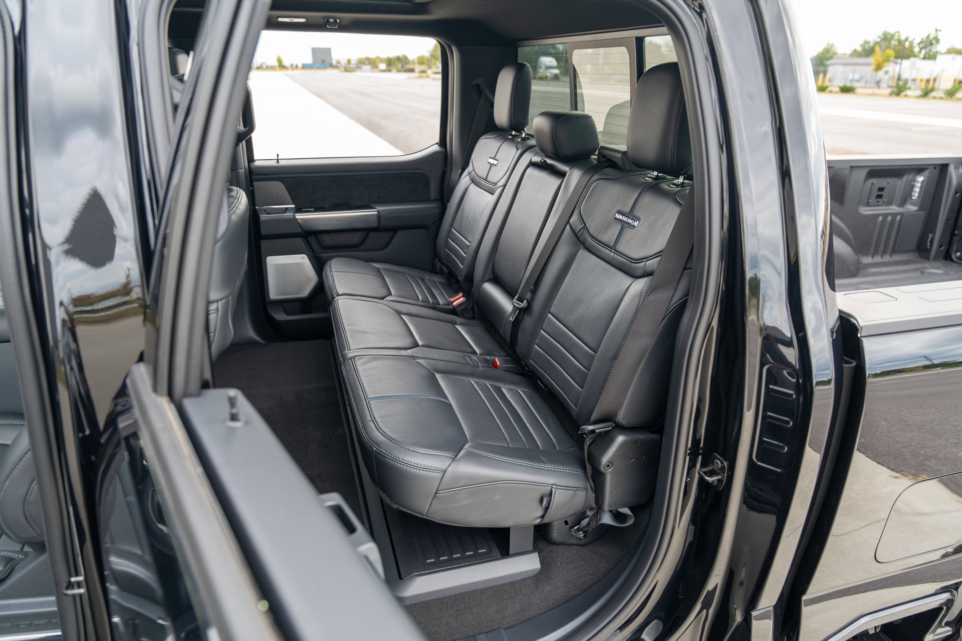Used 2025 Ford F450 Platinum image 31
