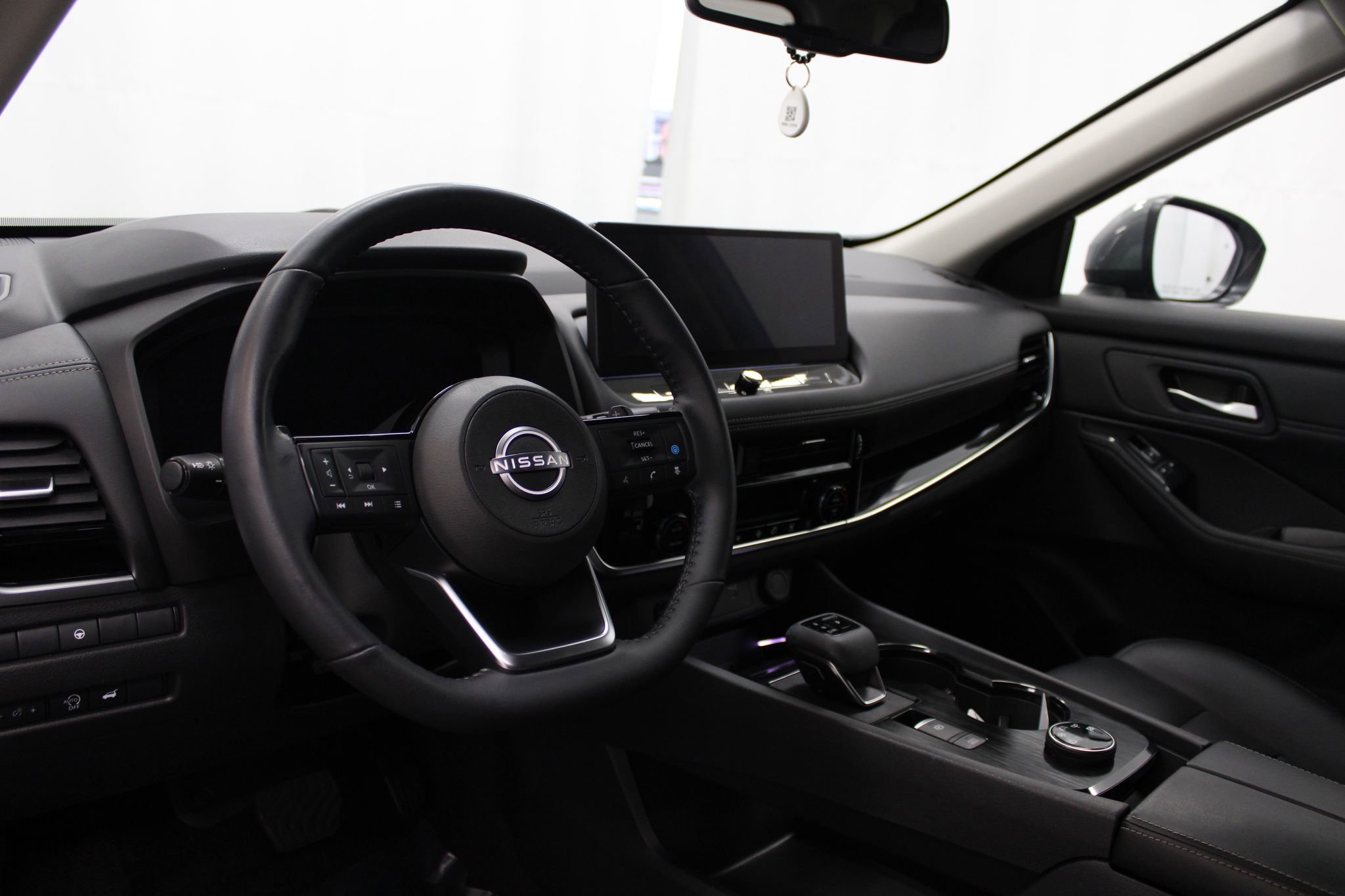 Used 2024 Nissan Rogue SL image 12