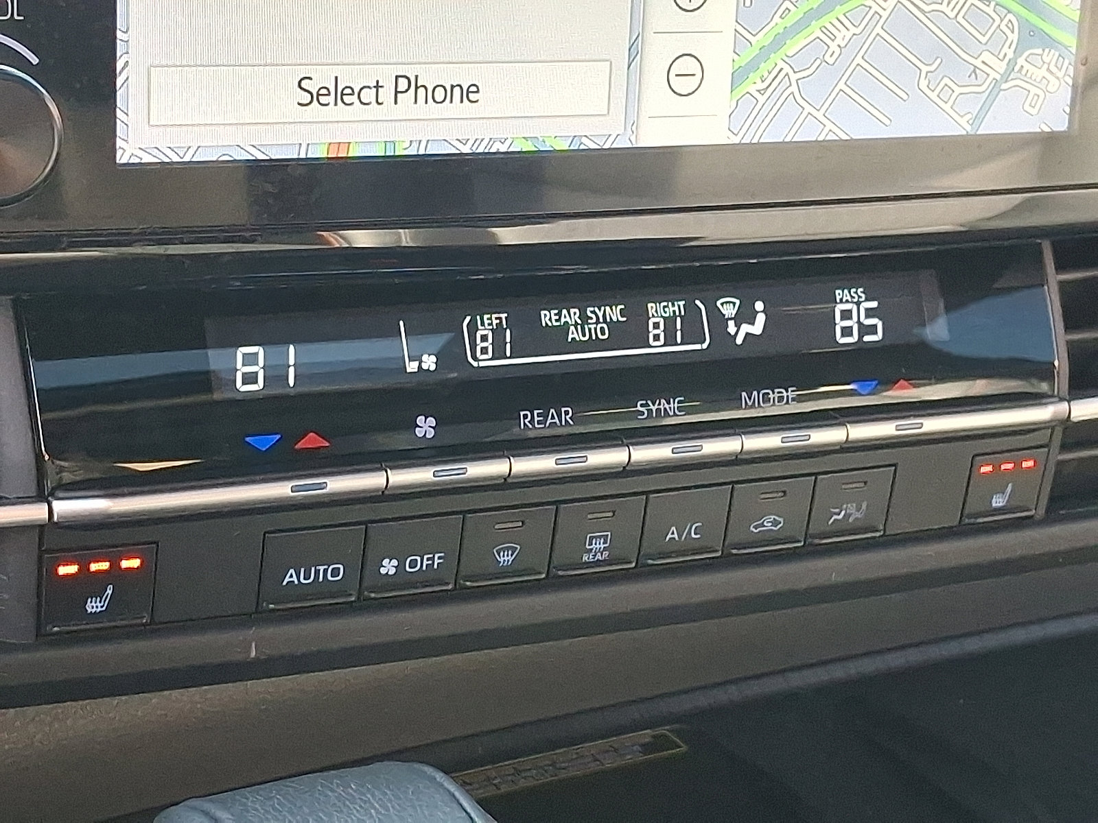 Used 2024 Toyota Sienna XSE w/ XSE Plus Package image 16