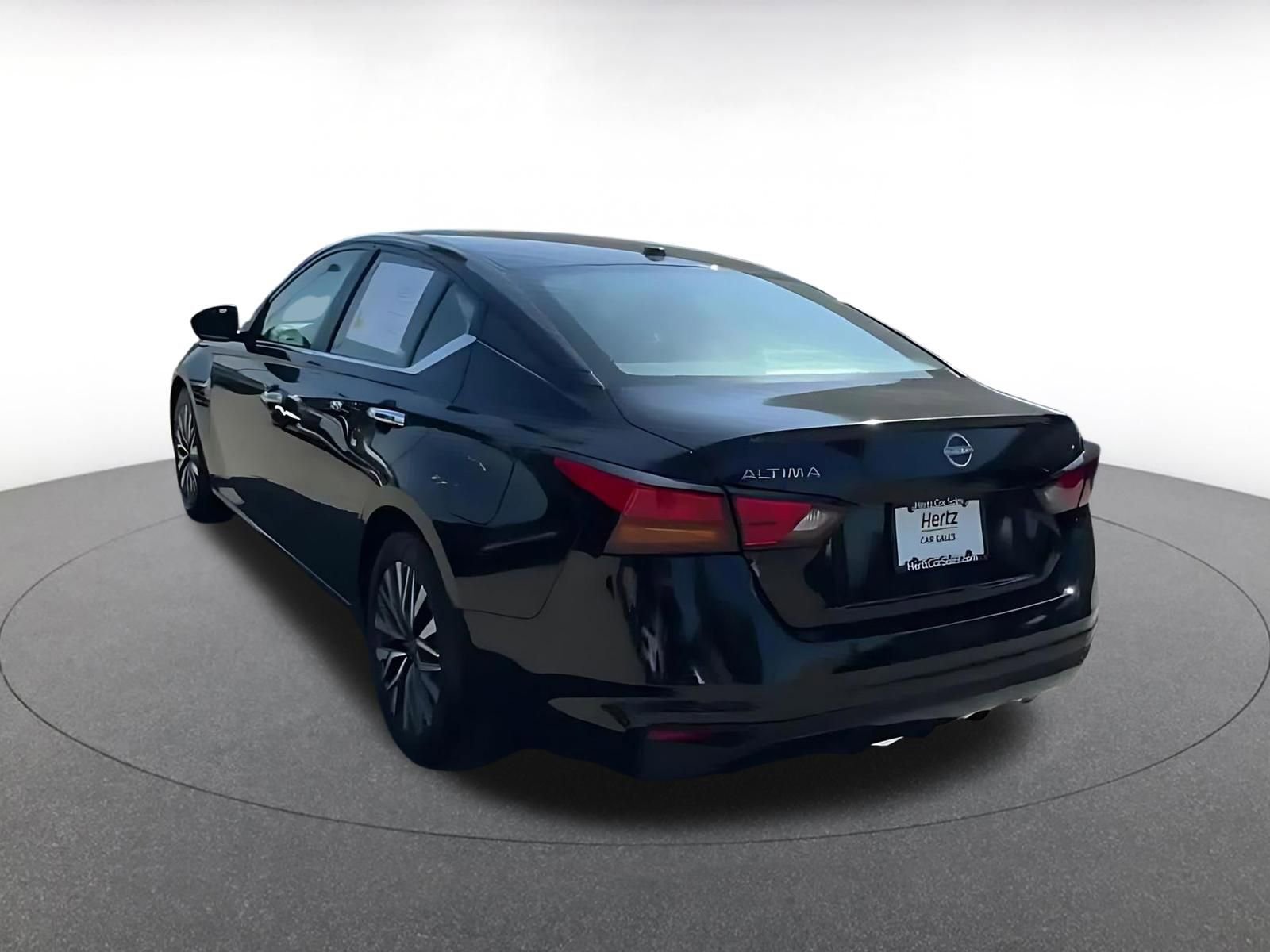 Used 2025 Nissan Altima 2.5 SV FWD image 12