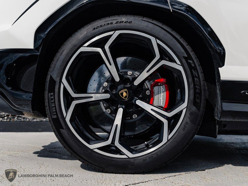 Used 2025 Lamborghini Urus SE image 31