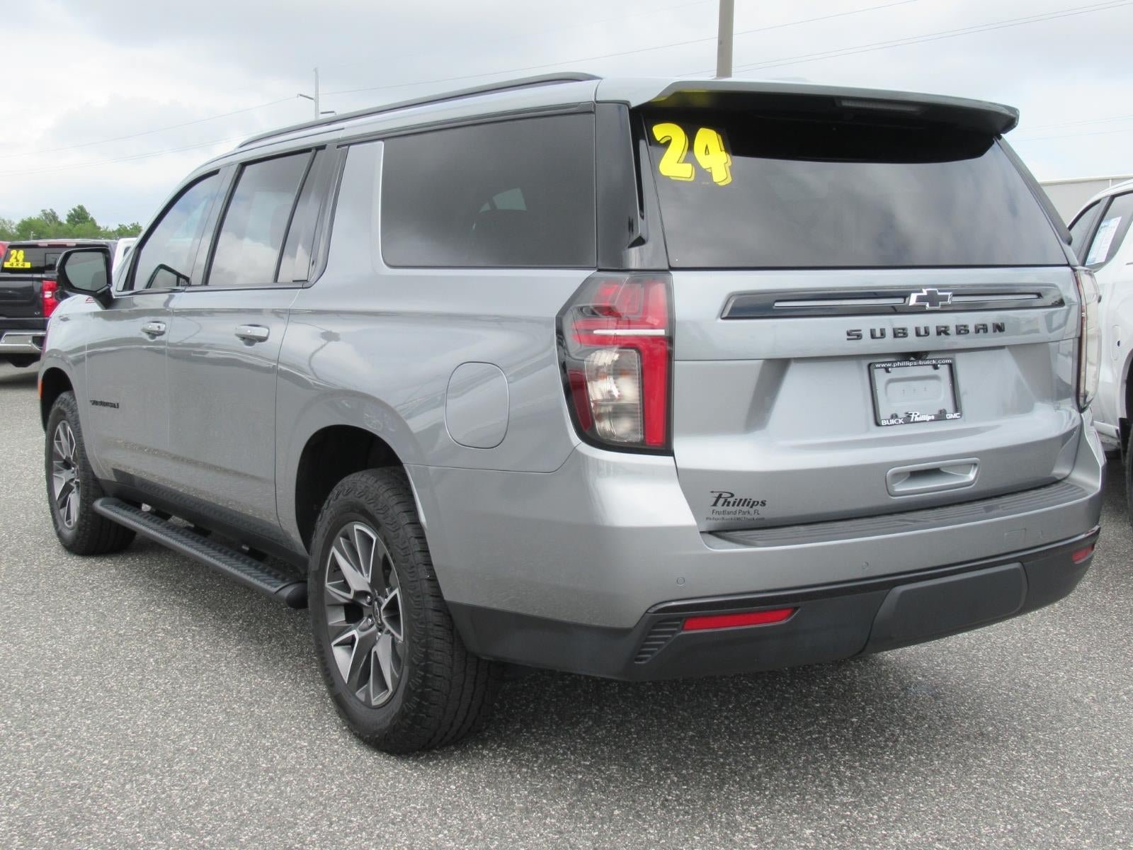 Used 2024 Chevrolet Suburban Z71 w/ Luxury Package AWD/4WD image 5