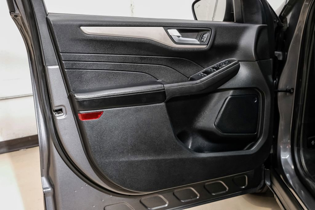 Used 2021 Ford Escape SEL image 51