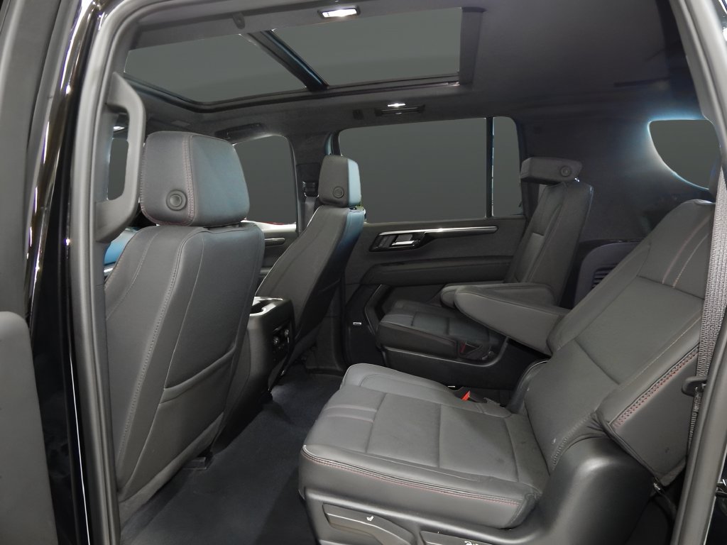 Used 2025 Chevrolet Suburban RST w/ Comfort Package AWD/4WD image 21