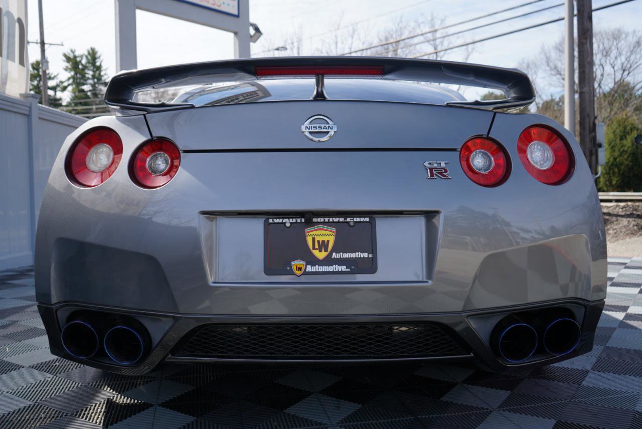 Used 2010 Nissan GT-R Premium image 8
