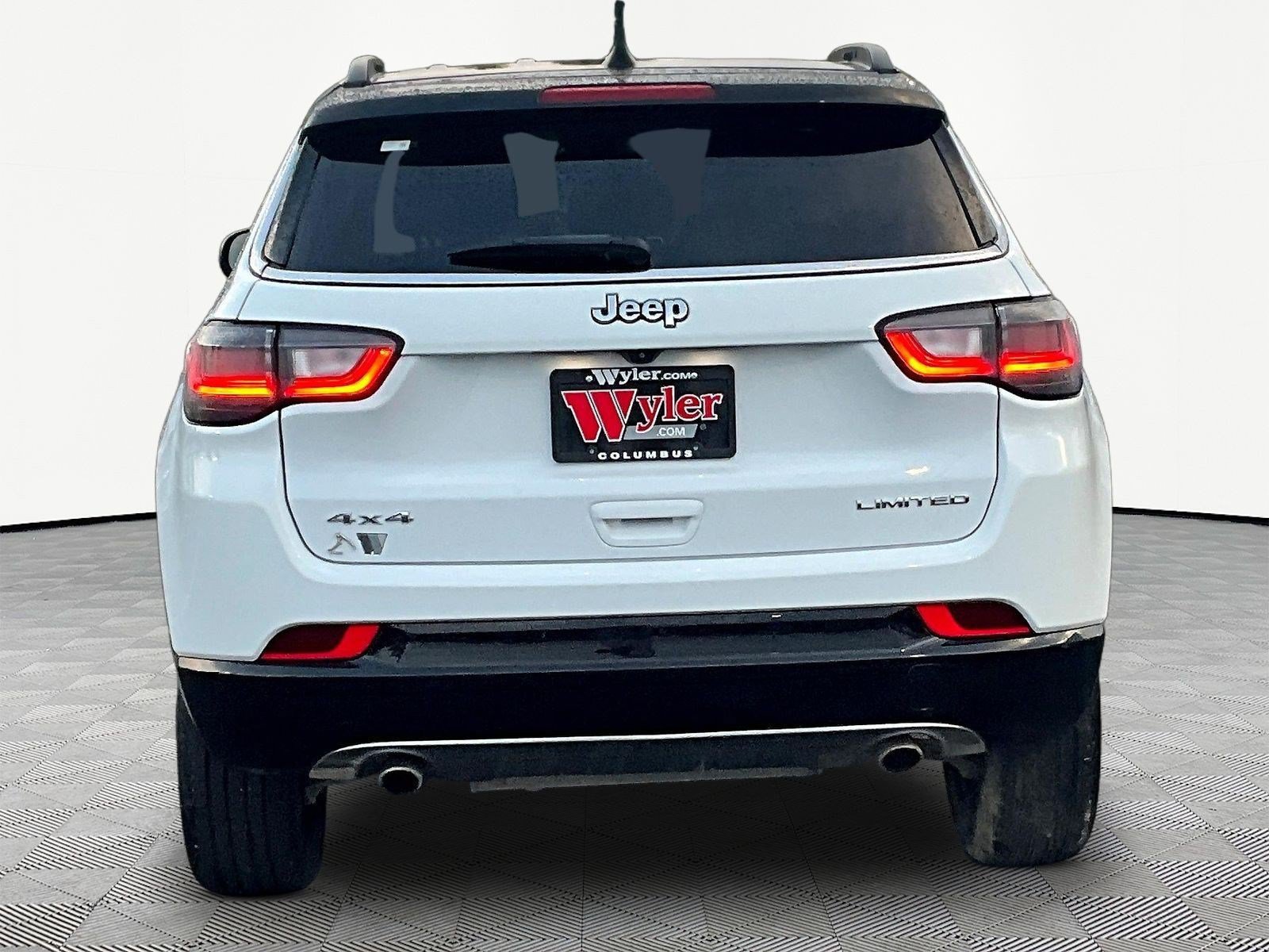 Used 2023 Jeep Compass Limited w/ Elite Group AWD/4WD image 5