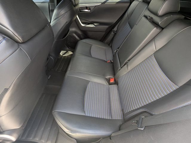 Used 2022 Toyota RAV4 XSE AWD/4WD image 17