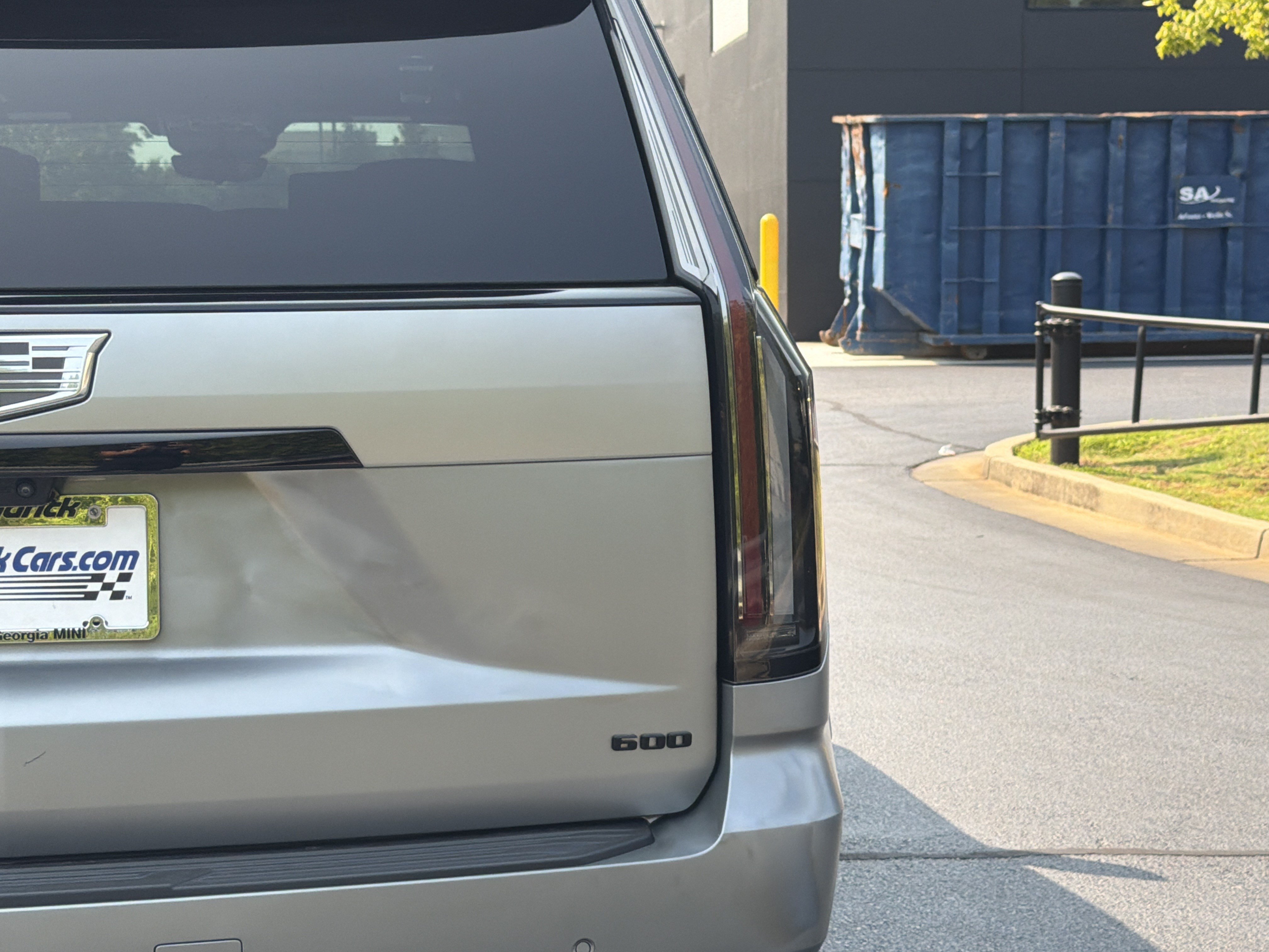 Used 2025 Cadillac Escalade ESV Sport Platinum w/ LPO, ONYX Package AWD/4WD image 23