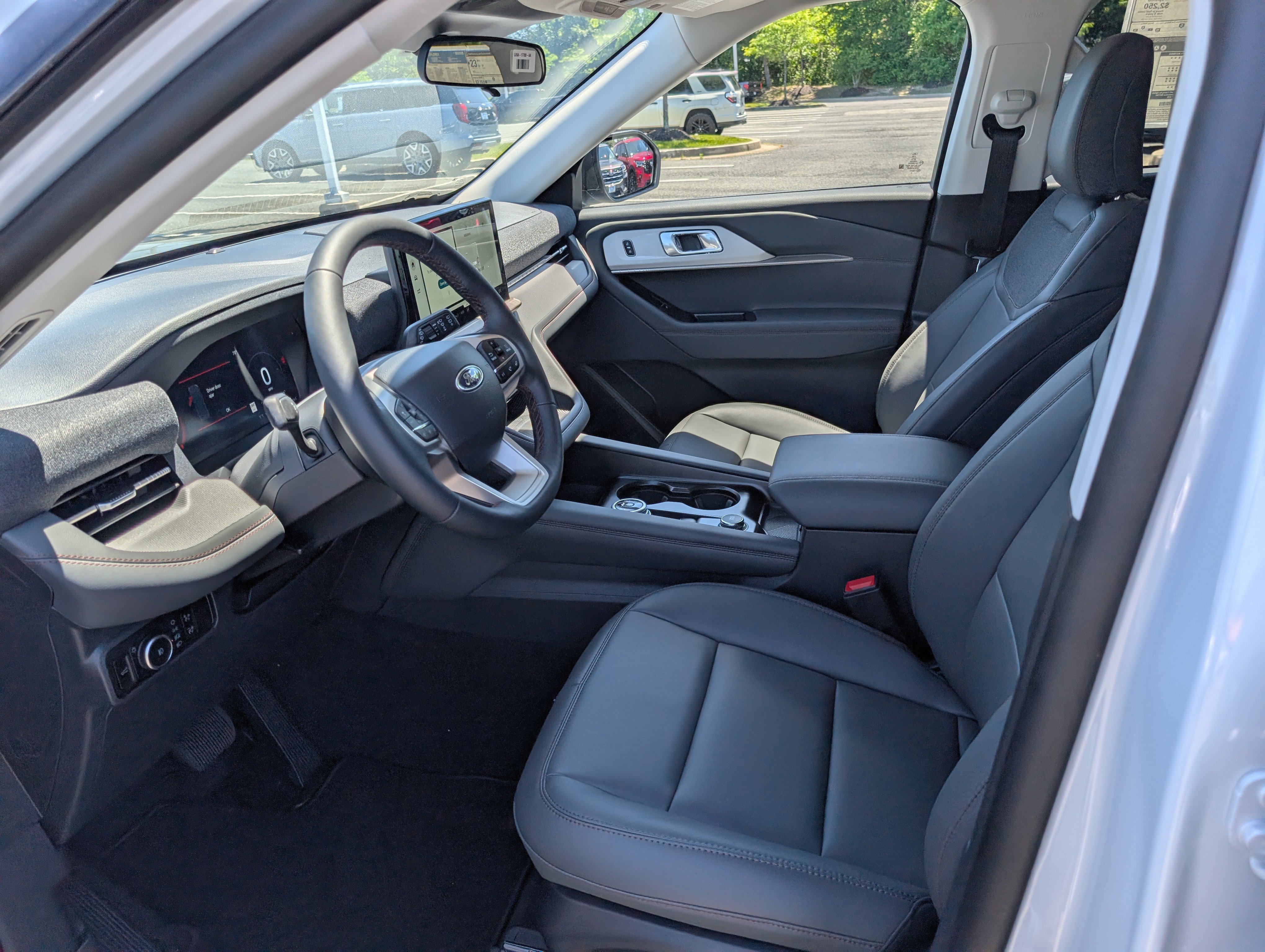New 2026 Ford Explorer Active w/ Active Comfort Package AWD/4WD image 13