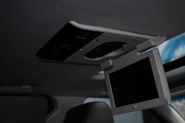 Used 2018 Chevrolet Suburban Premier image 29