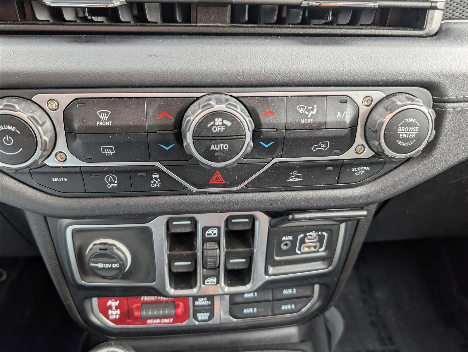 Used 2025 Jeep Wrangler Rubicon image 27