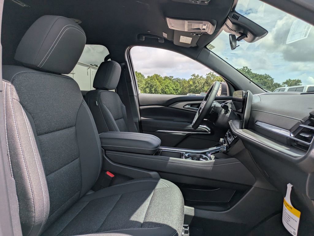 New 2025 Chevrolet Traverse LT image 32