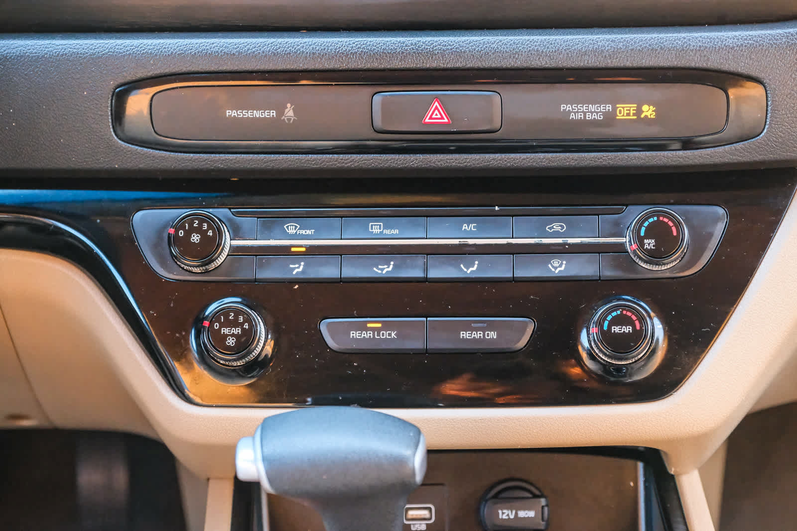 Used 2019 Kia Sedona LX FWD image 15