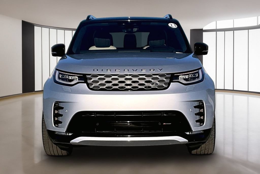 Certified 2023 Land Rover Discovery Metropolitan Edition AWD/4WD image 2