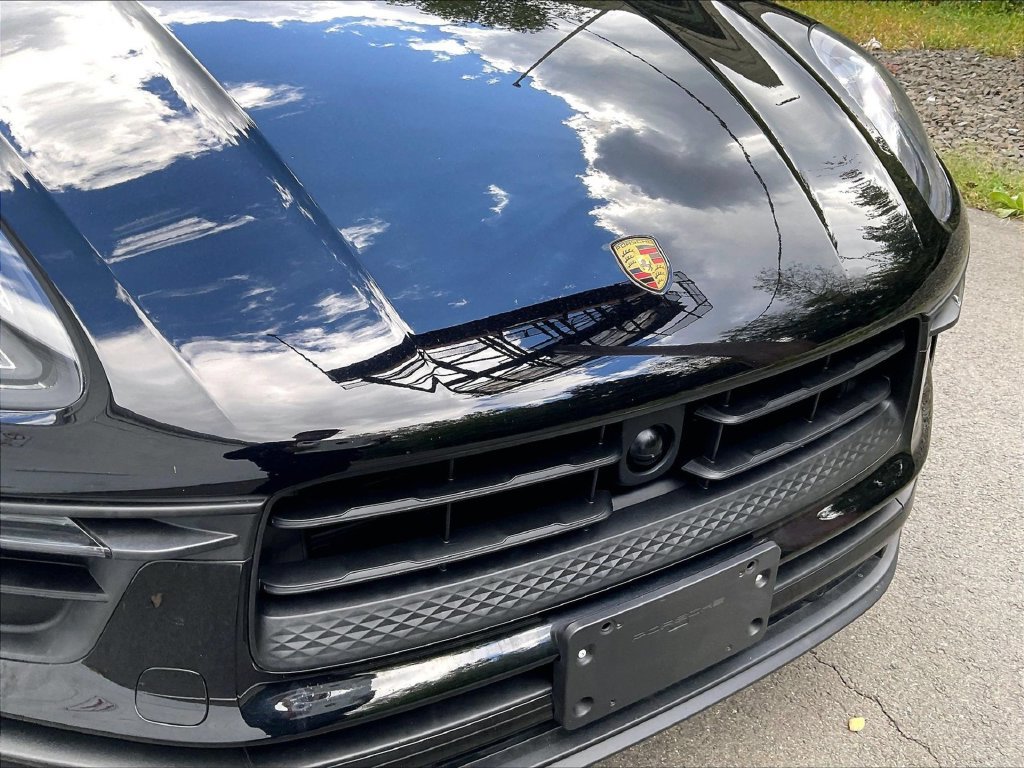 Certified 2023 Porsche Macan AWD/4WD image 32