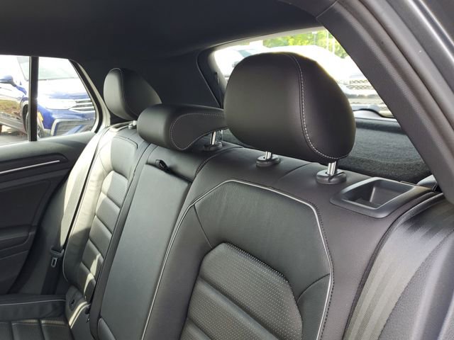 Used 2019 Volkswagen Golf R 4-Door AWD/4WD image 9