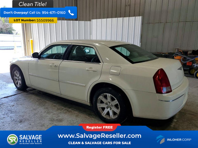 Used 2007 Chrysler 300 Touring RWD image 3