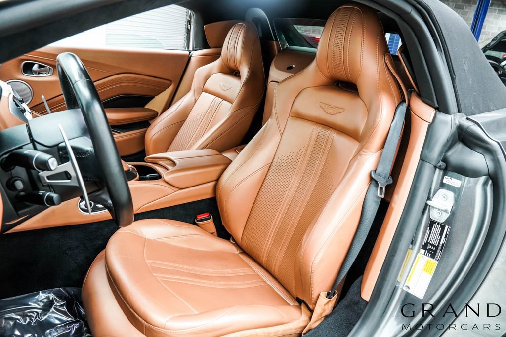 Used 2021 Aston Martin V8 Vantage Roadster RWD image 18
