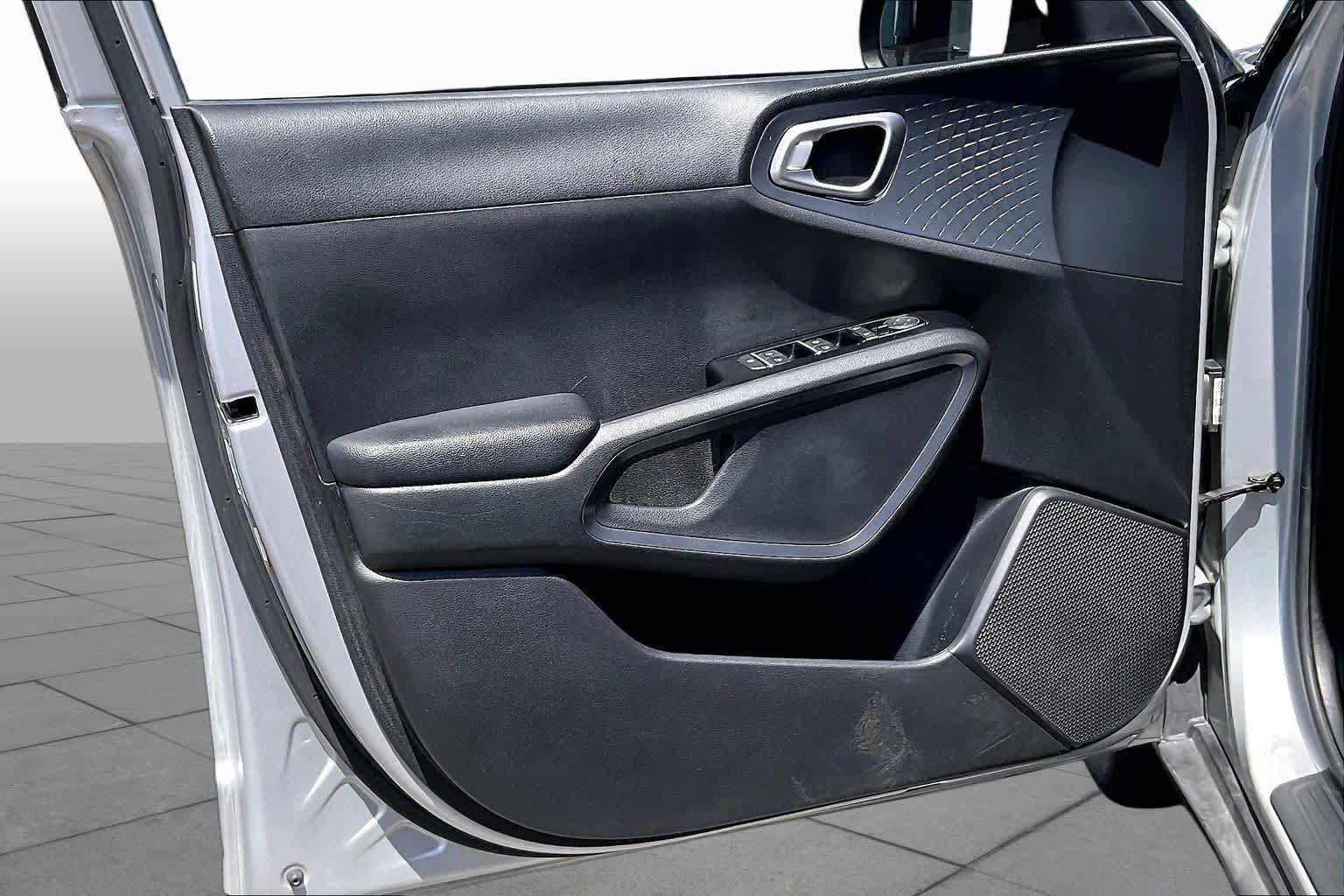 Used 2020 Kia Soul S FWD image 21