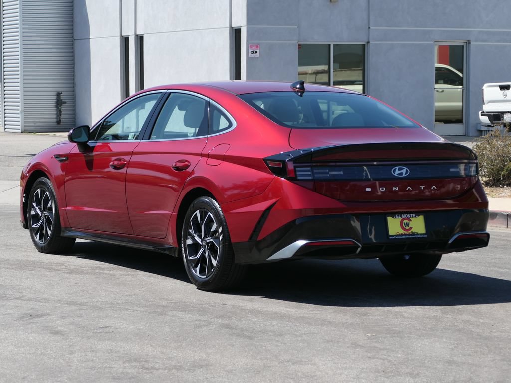 Certified 2025 Hyundai Sonata SEL FWD image 5
