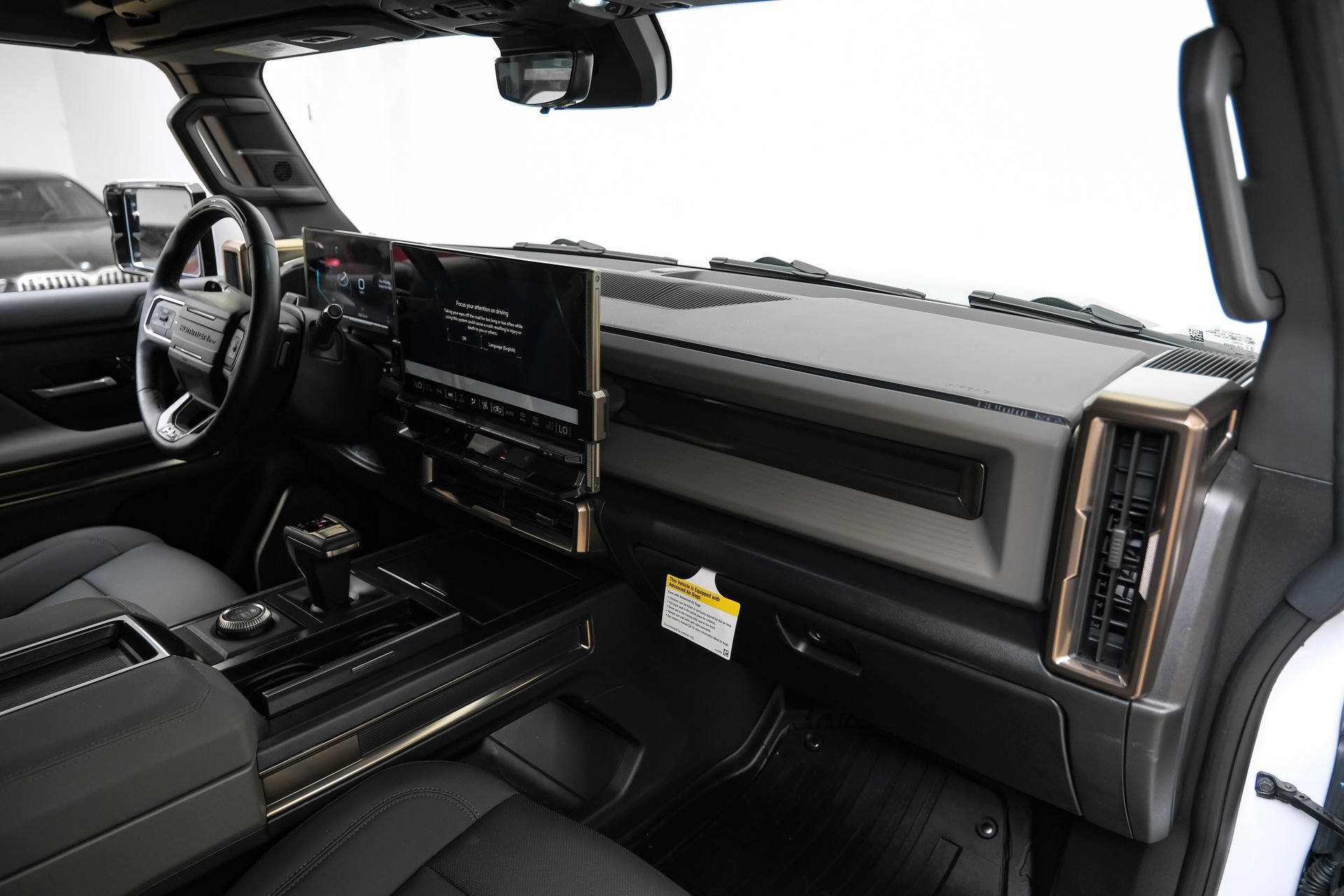 Used 2025 GMC Hummer EV 2X w/ LPO, Sport Package AWD/4WD image 15