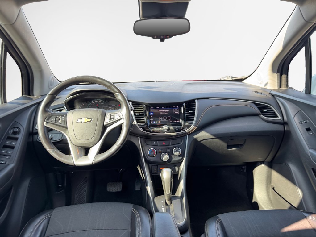 Used 2020 Chevrolet Trax LT w/ LT Convenience Package AWD/4WD image 22