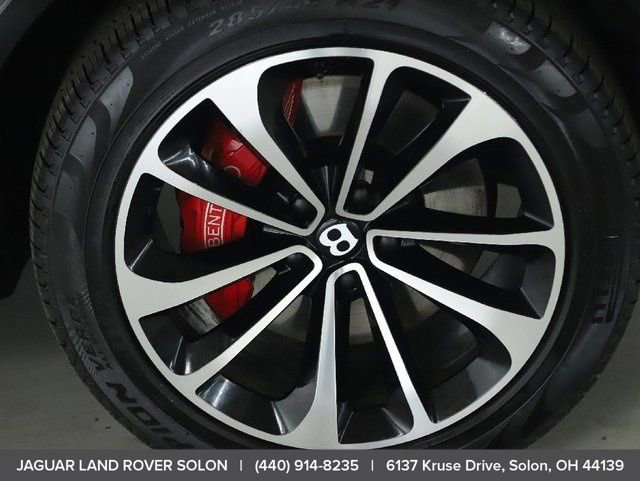 Used 2022 Bentley Bentayga image 40