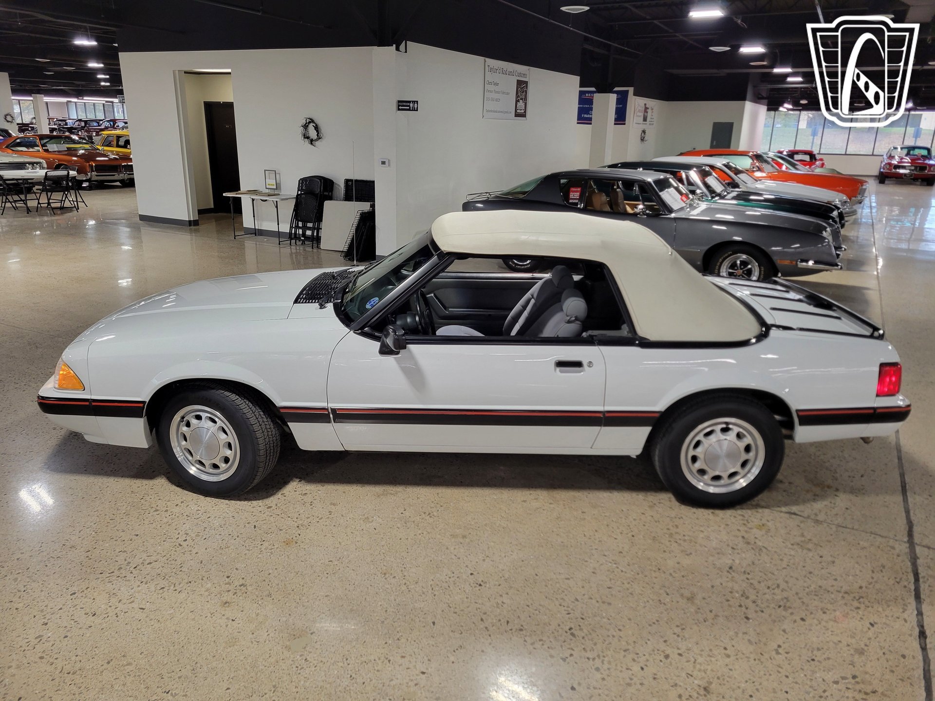 Used 1989 Ford Mustang LX RWD image 7