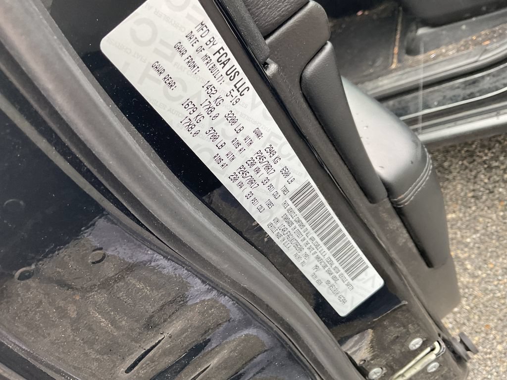 Used 2019 Jeep Grand Cherokee Laredo AWD/4WD image 28
