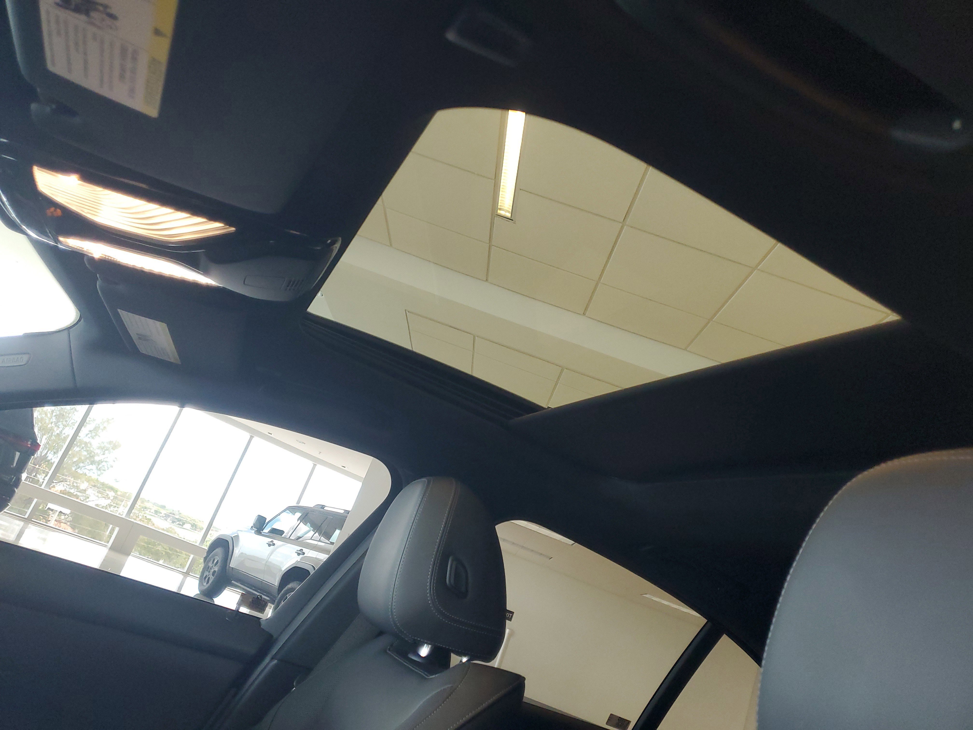 Used 2023 BMW 330i Sedan w/ M Sport Package image 21