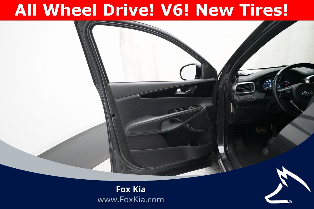 Used 2017 Kia Sorento SX image 28