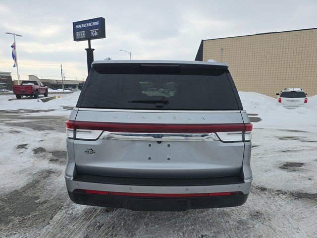 Used 2023 Lincoln Navigator Reserve AWD/4WD image 5