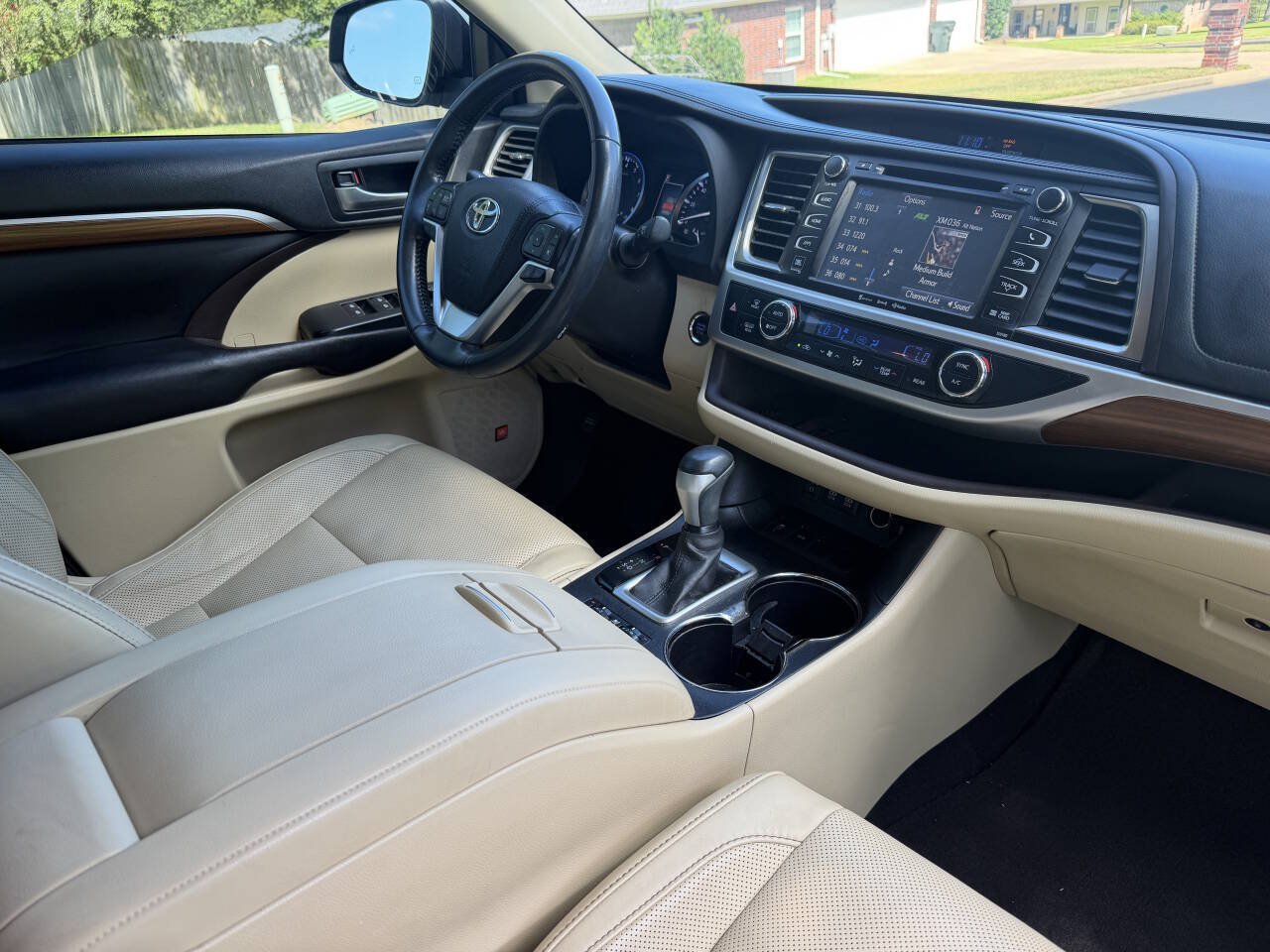 Used 2017 Toyota Highlander Limited FWD image 12