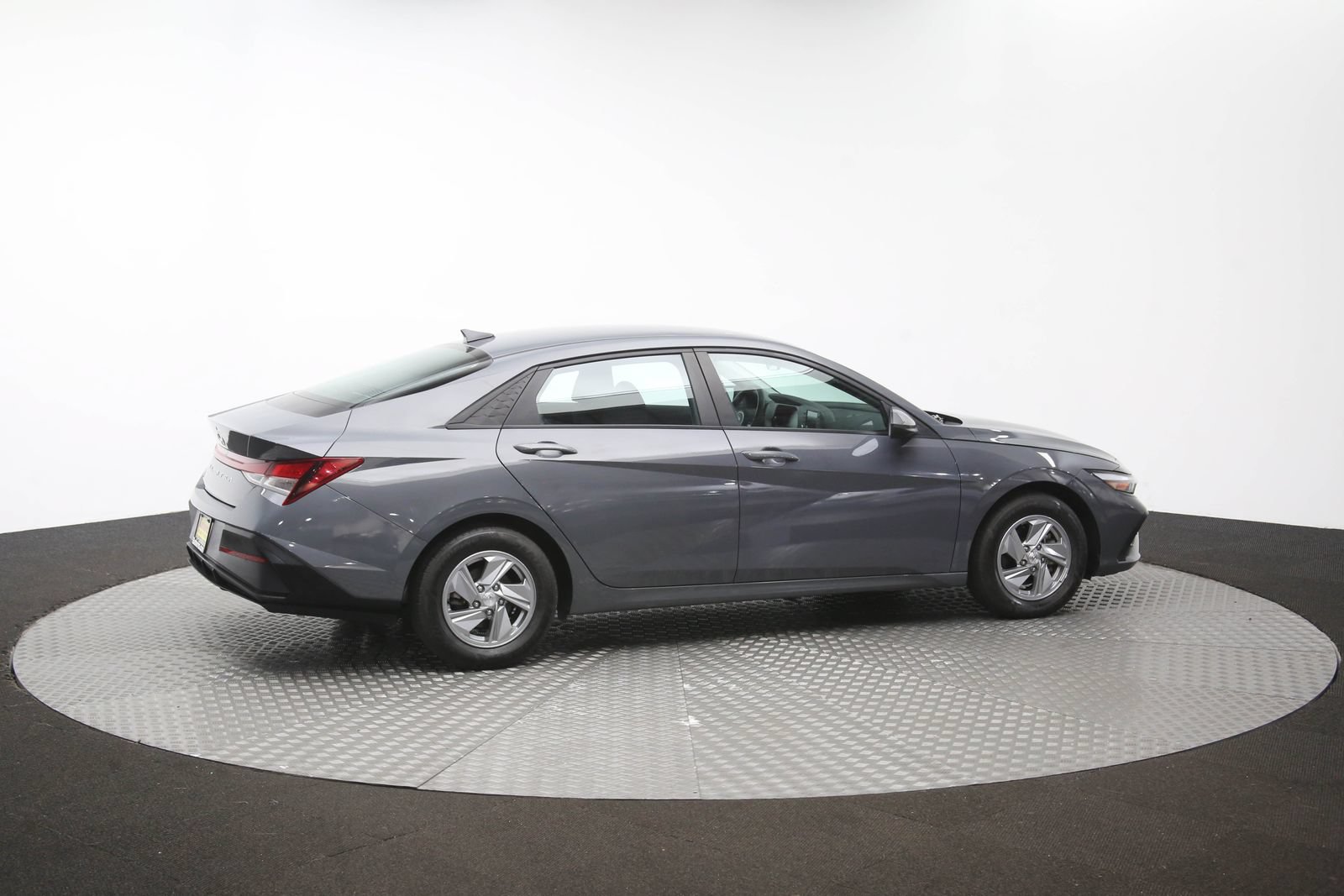 Used 2024 Hyundai Elantra SE FWD image 41
