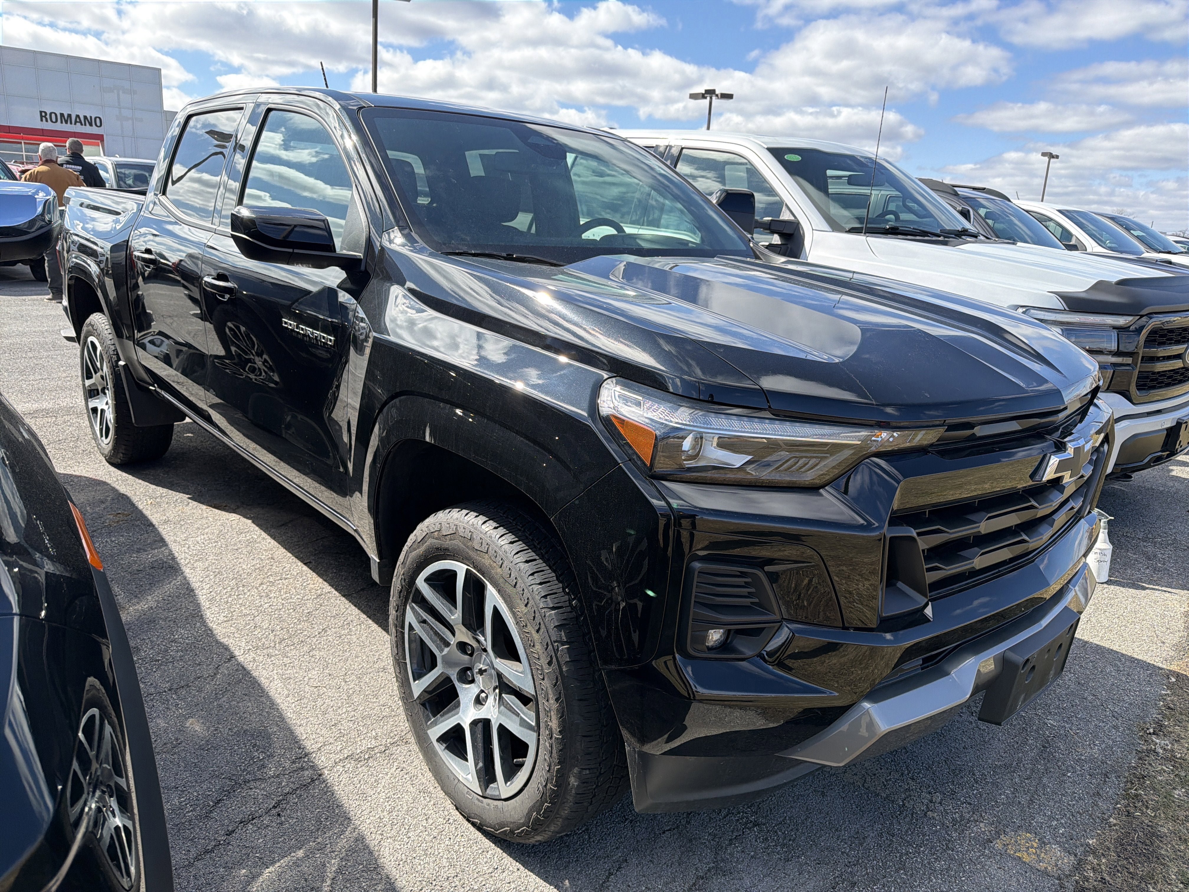 Used 2023 Chevrolet Colorado Z71 w/ Z71 Convenience Package 2 image 2