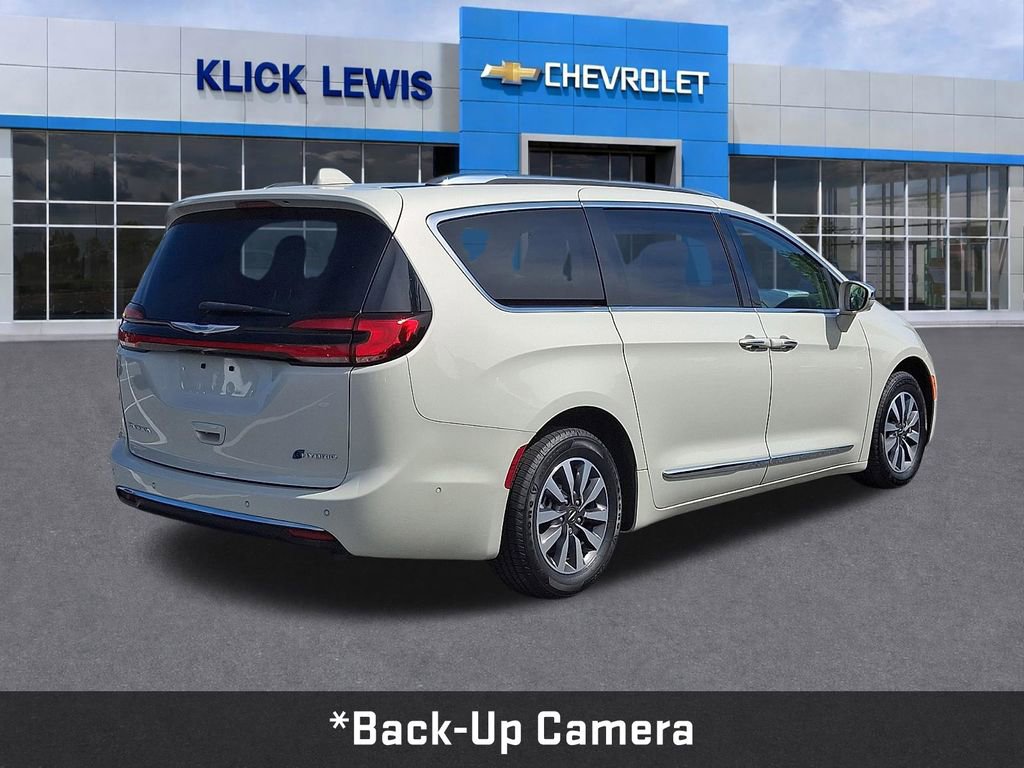 Used 2021 Chrysler Pacifica Limited w/ Uconnect Theater Family Group FWD image 8