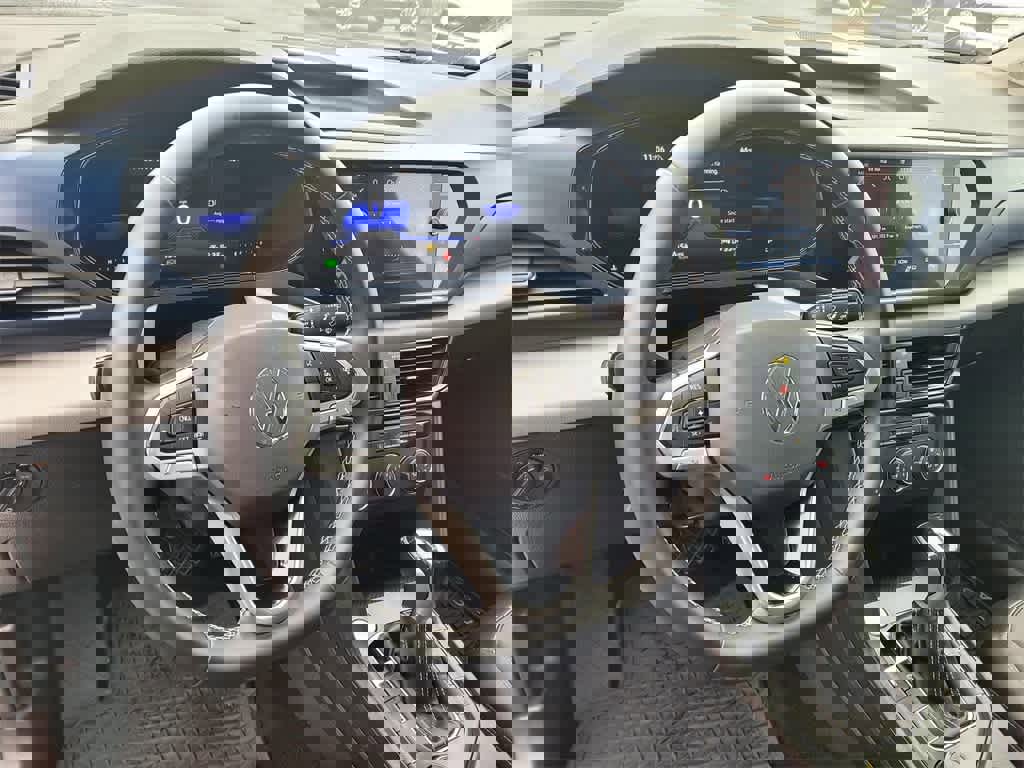 Used 2022 Volkswagen Taos SE w/ Panoramic Sunroof Package image 9