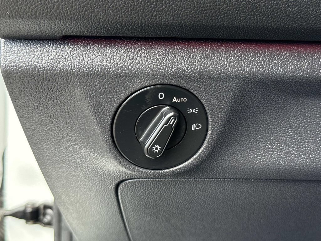 Used 2019 Volkswagen Jetta SEL FWD image 43