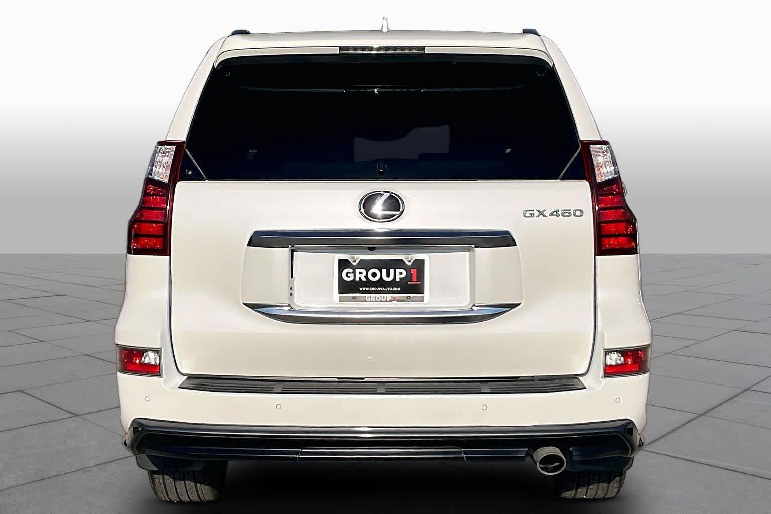 Used 2022 Lexus GX 460 Luxury w/ Sport Design Package AWD/4WD image 5