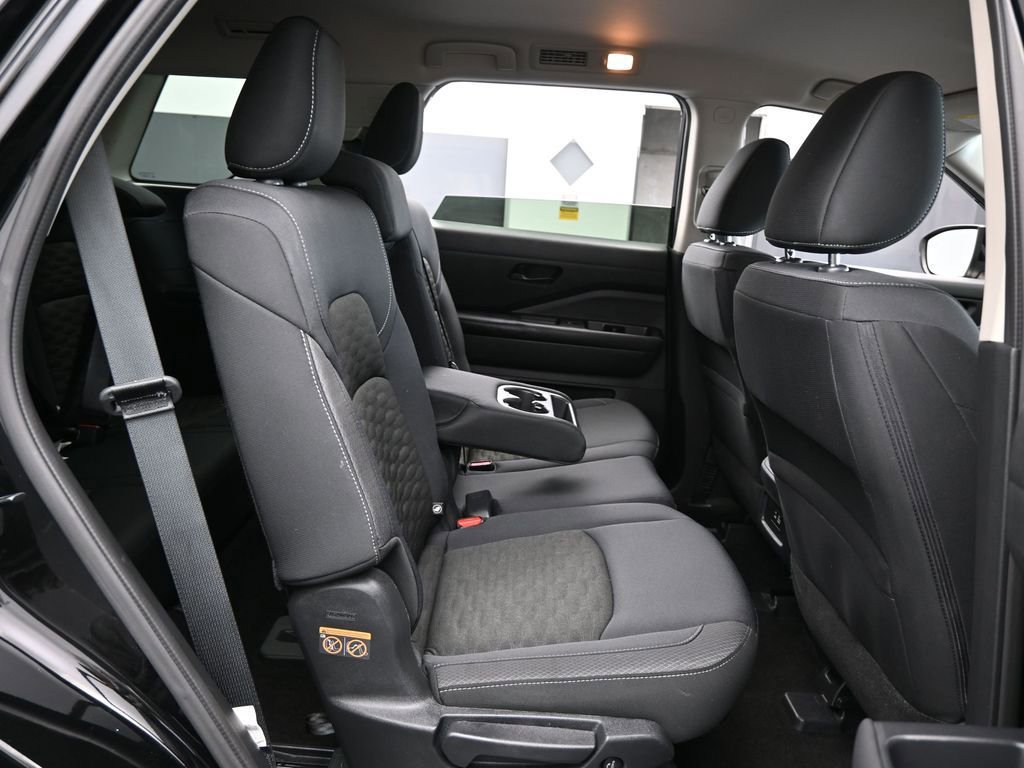 Used 2025 Nissan Pathfinder SV image 42