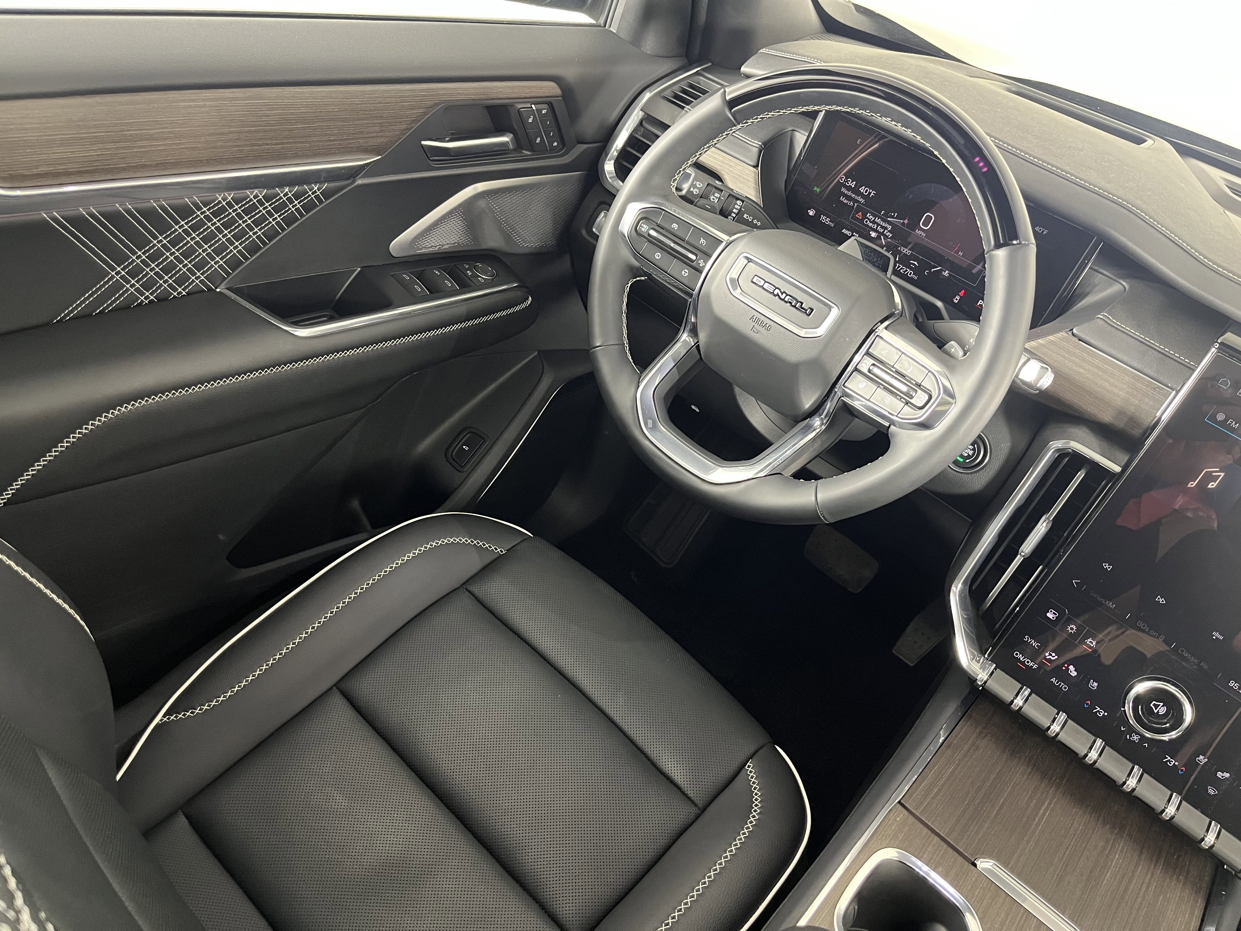 Used 2024 GMC Acadia Denali w/ Super Cruise Package image 9