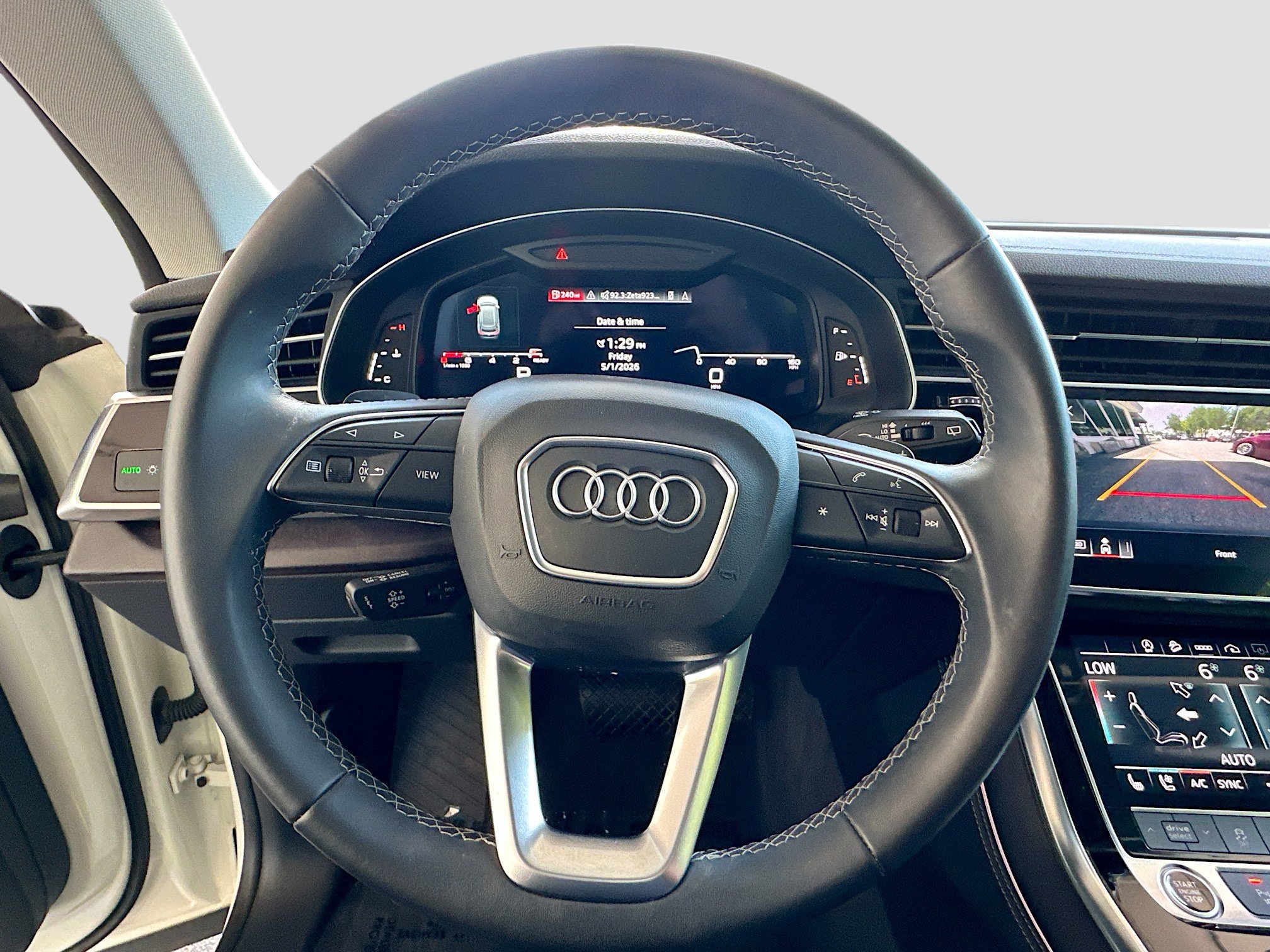 Used 2023 Audi Q8 Premium Plus w/ Premium Plus Package AWD/4WD image 11