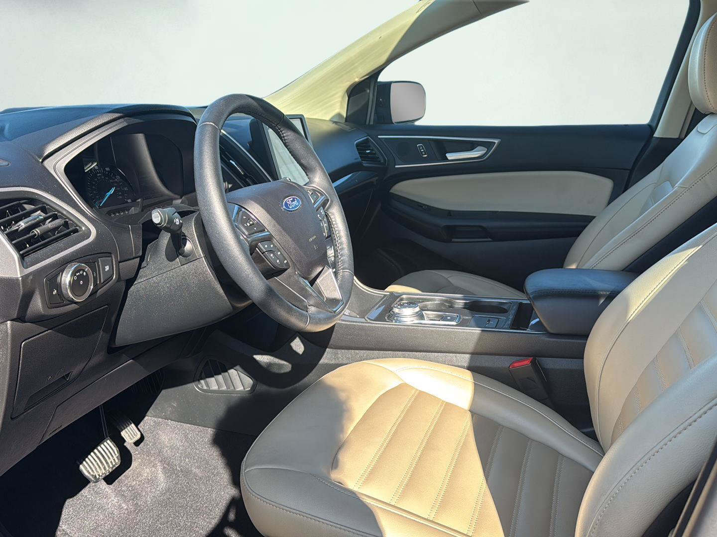 Used 2024 Ford Edge SEL AWD/4WD image 2
