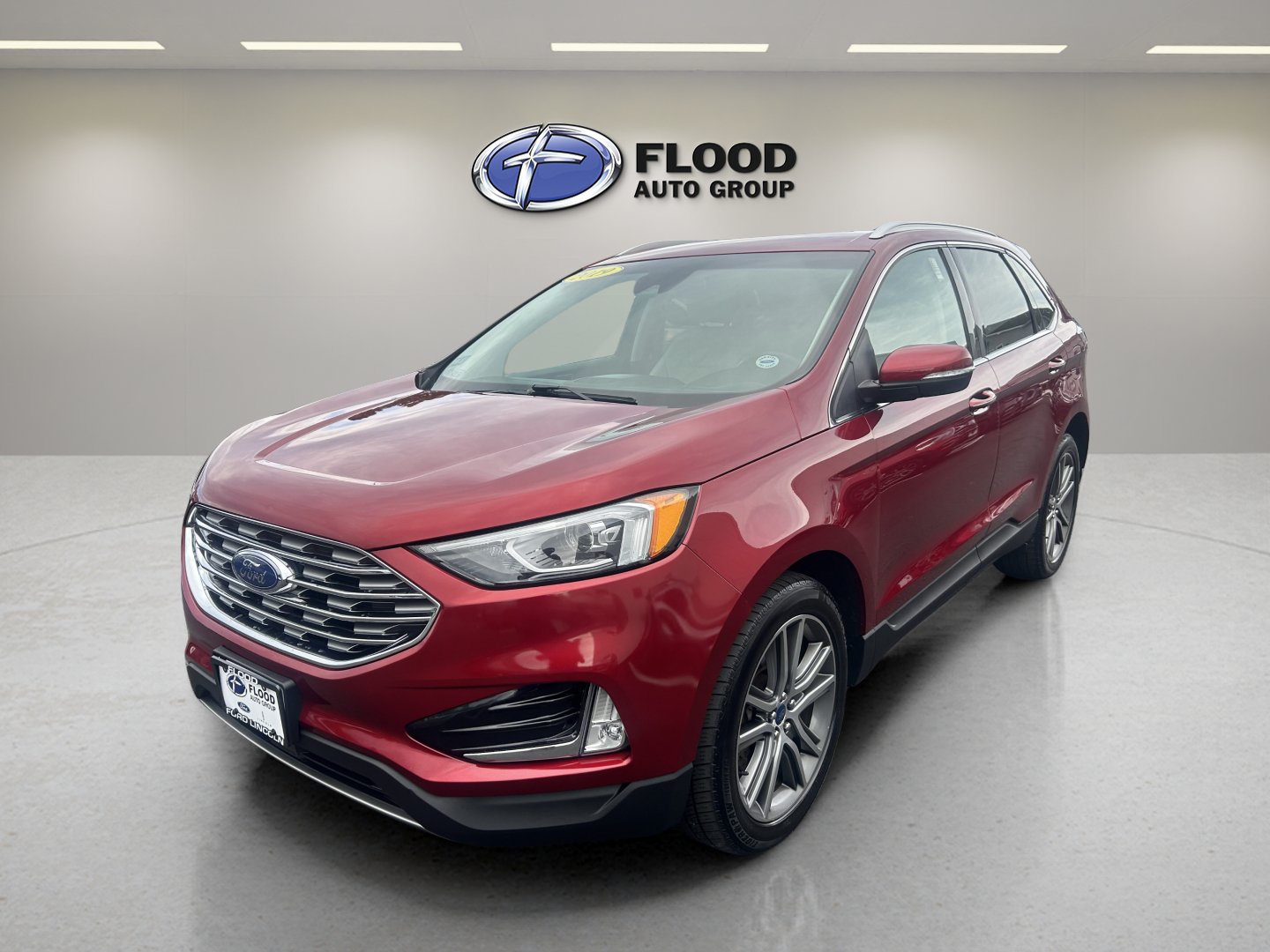 Used 2019 Ford Edge Titanium w/ Cold Weather Package AWD/4WD image 3