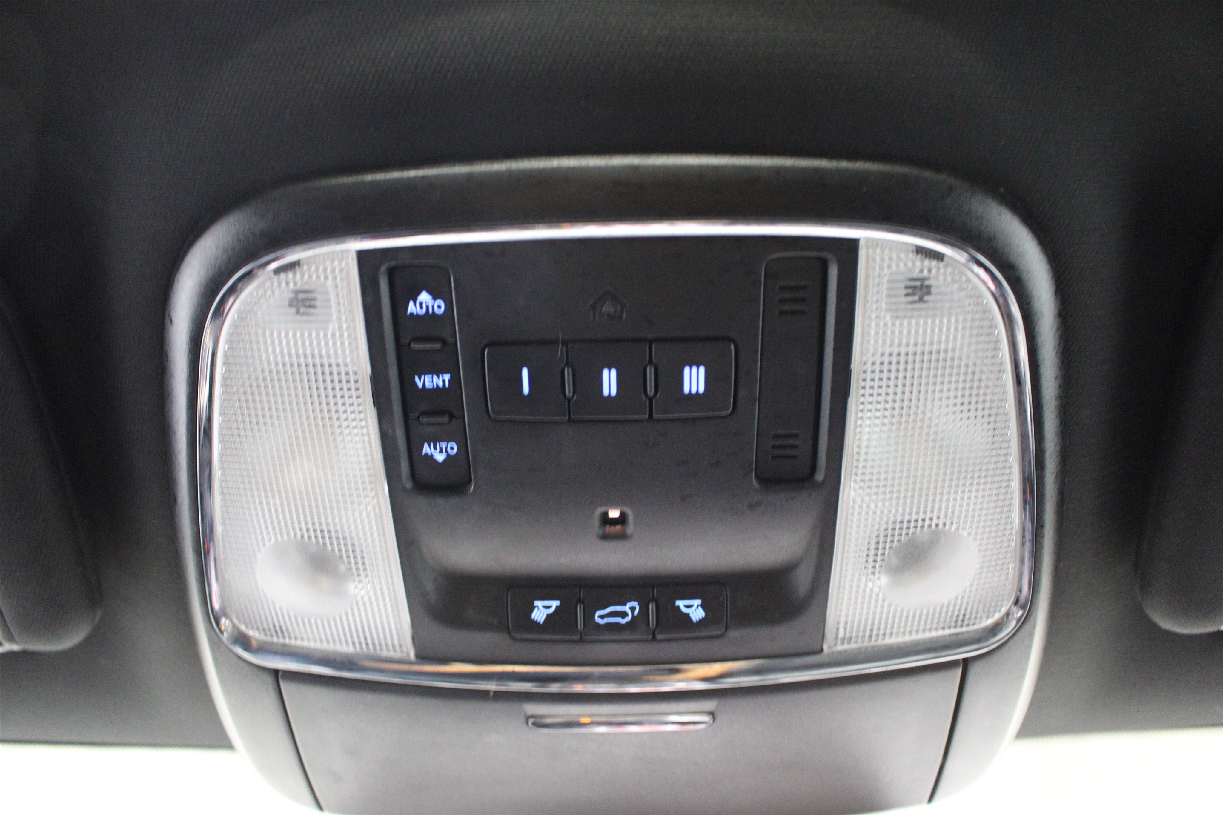 Used 2014 Dodge Durango R/T w/ Premium Nappa Leather Group RWD image 19